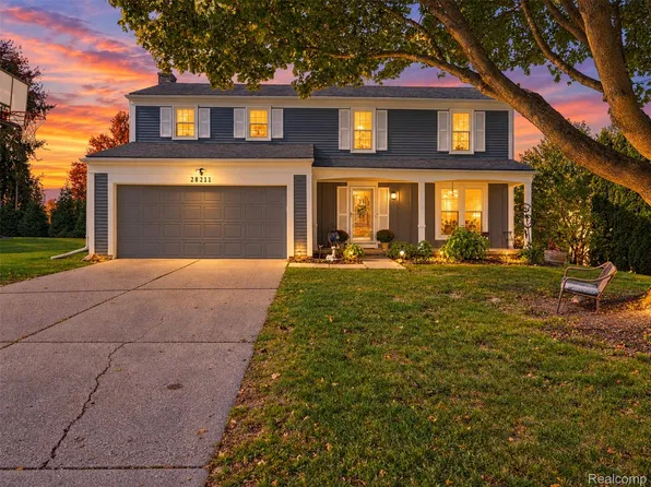 28211 Yorktown Rd, Farmington Hills, MI 48331