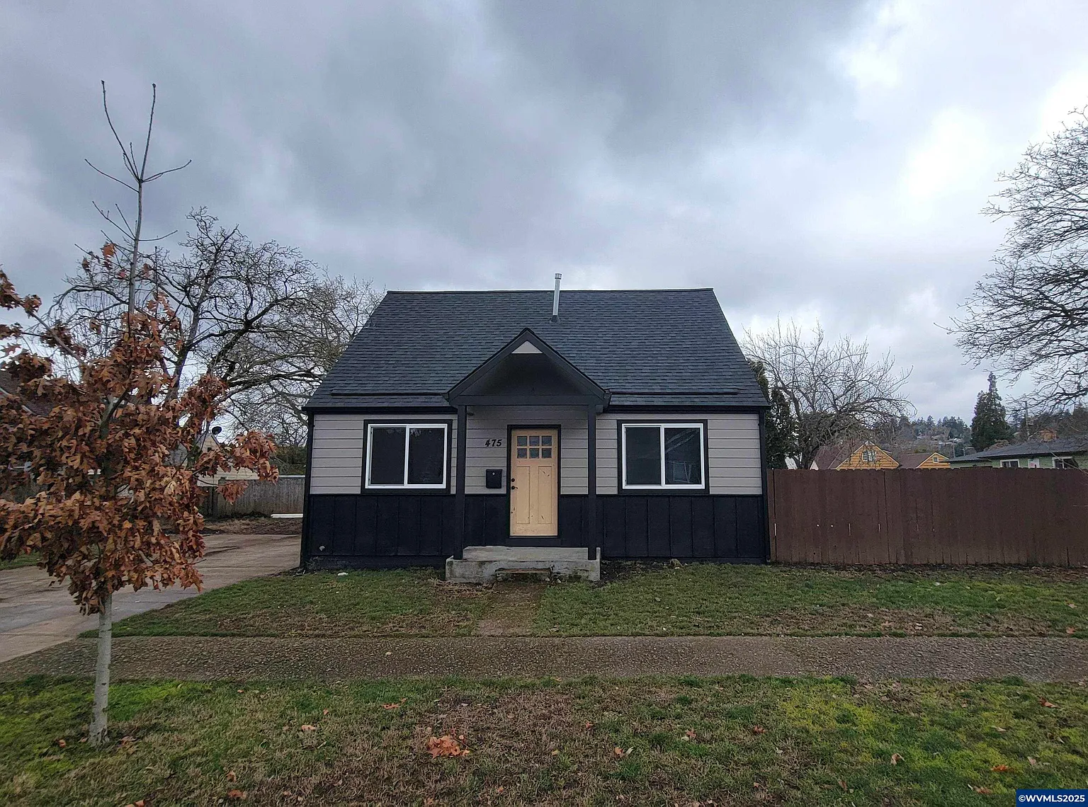 475 McNary Ave NW photo 1