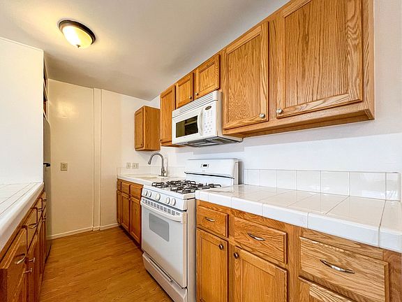 5th image of 6023 Tujunga Ave