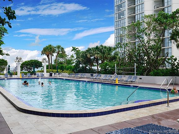 4th image of 1717 N Bayshore Dr #A-1848