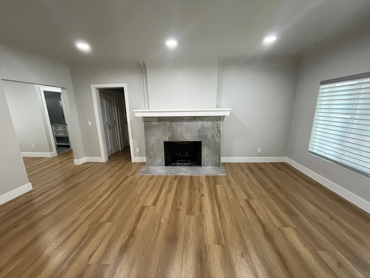 2 bed, 1300 sqft, $3,300 — Photo 2