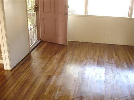 2nd image of 221 3/4 S Lake St
