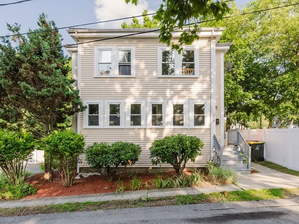 75 Hammond St, Bridgewater, MA 02324