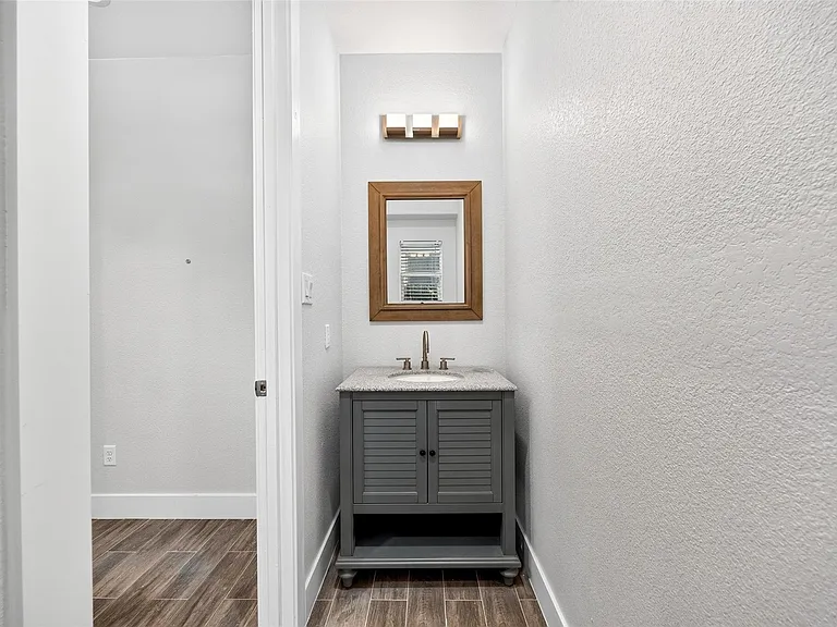 2310 Detering St #B — Photo 10