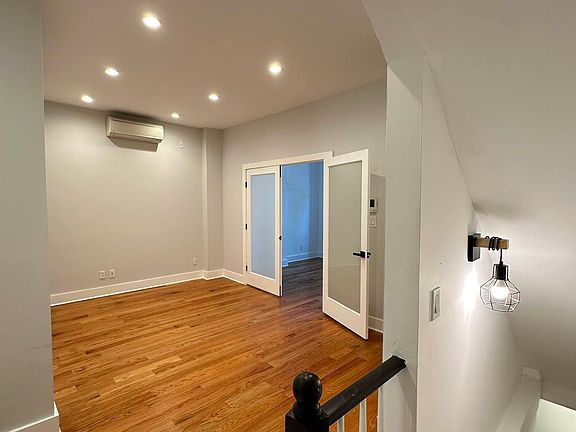 4th image of 490 Chauncey St #1G