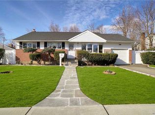 58 Stephen Dr, Plainview, NY 11803