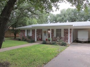 1109 W 12th St, Brady, TX 76825