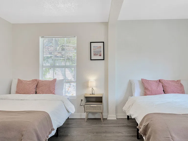 1215 E New Orleans Ave — Photo 31