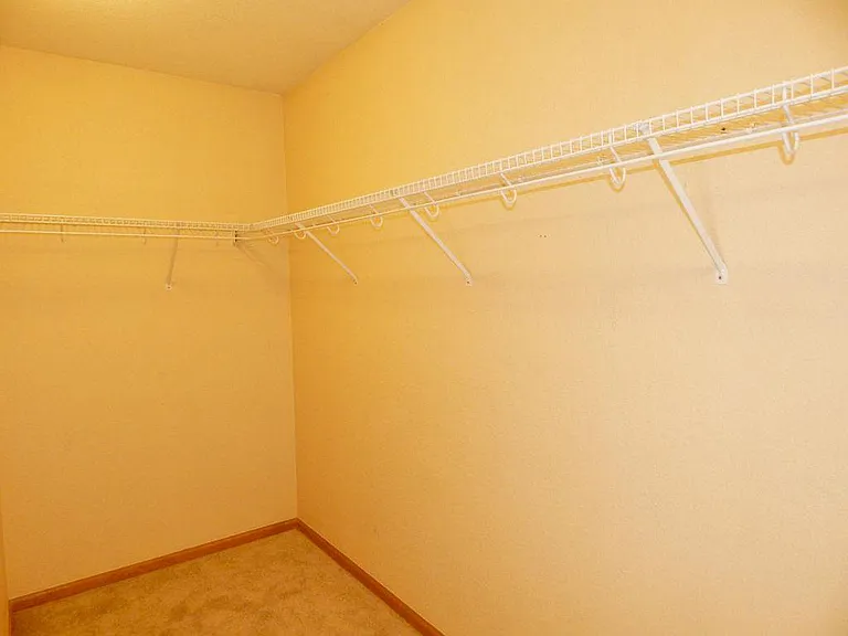 1385 Waxwing Ave — Photo 10