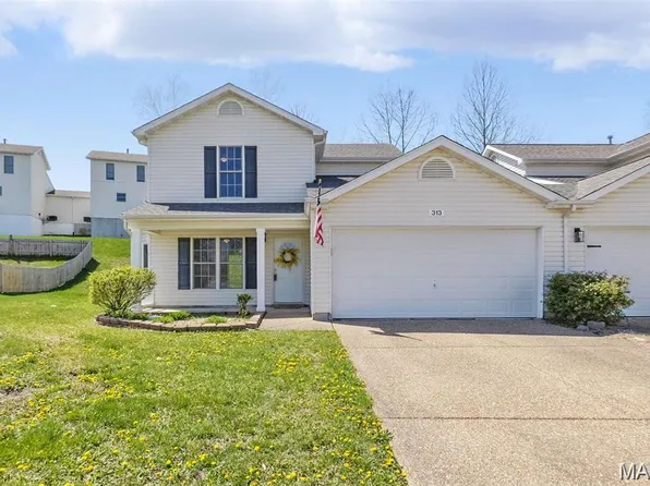 313 Columbia Dr, Wentzville, MO 63385