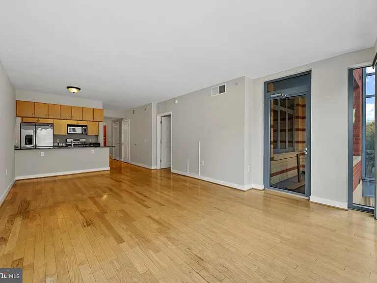 1117 10th St NW #302 — Photo 11