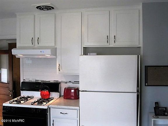 5th image of 2255 Meurs Ct SW