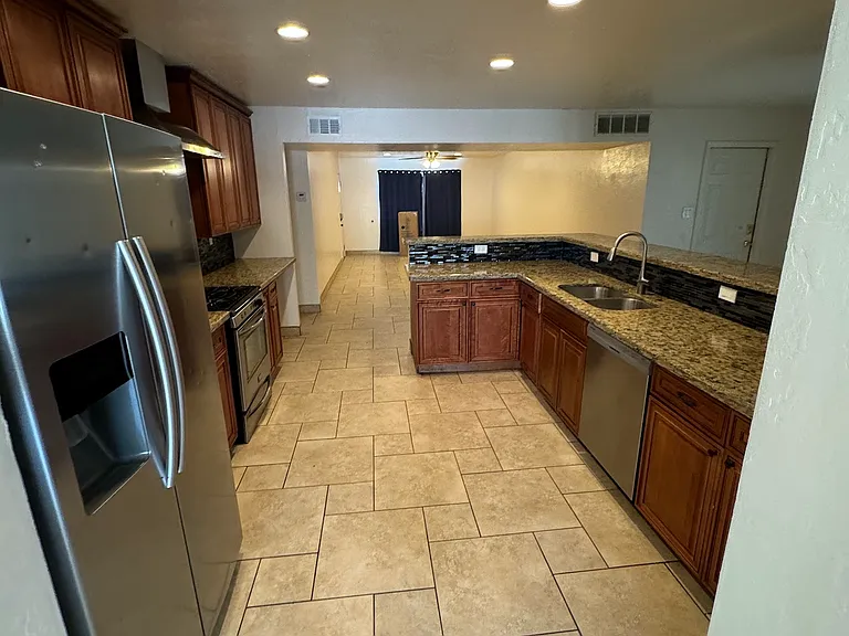 97 E Huntington Dr — Photo 2