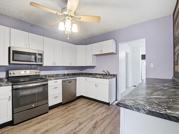 5th image of 708 Commercial St