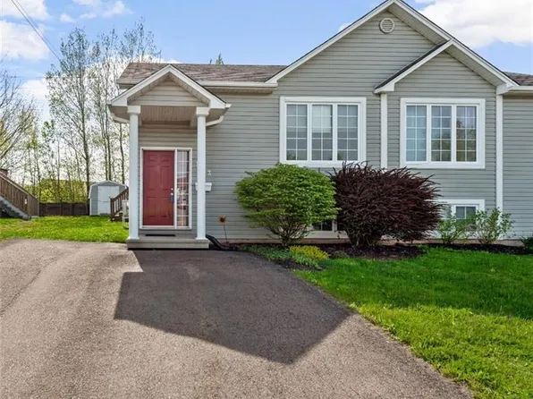 112 Mount Pleasant Rd, Moncton, NB E1G 5J2