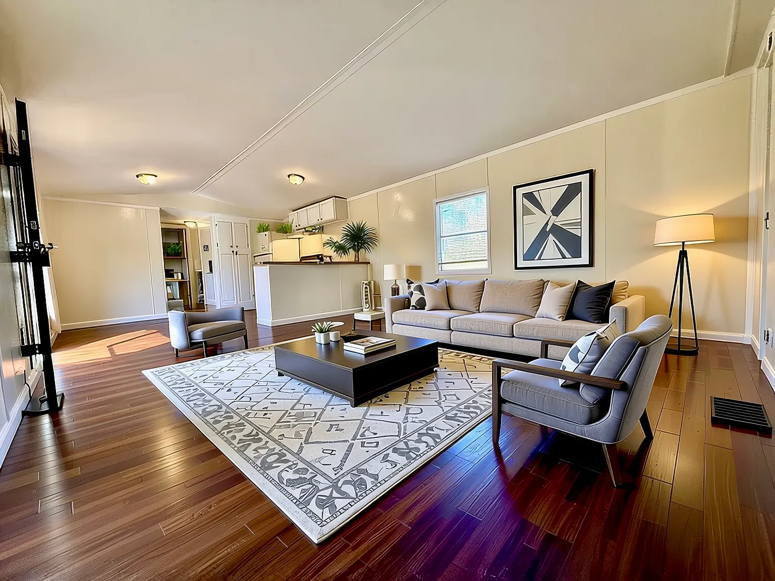5290 Eastwood Cir — Photo 2