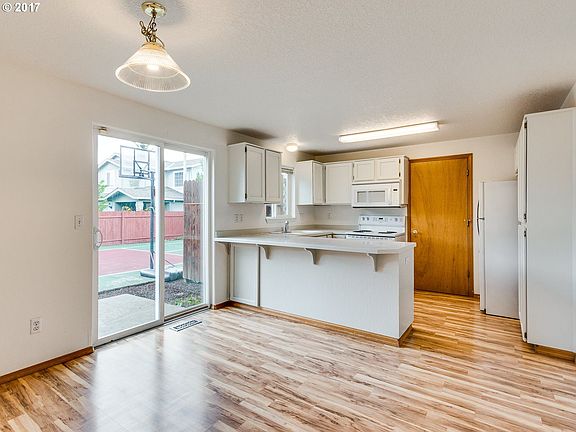 4th image of 6515 SE Lois St