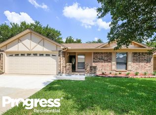 905 Thistle Ridge Ct, Arlington, TX 76017