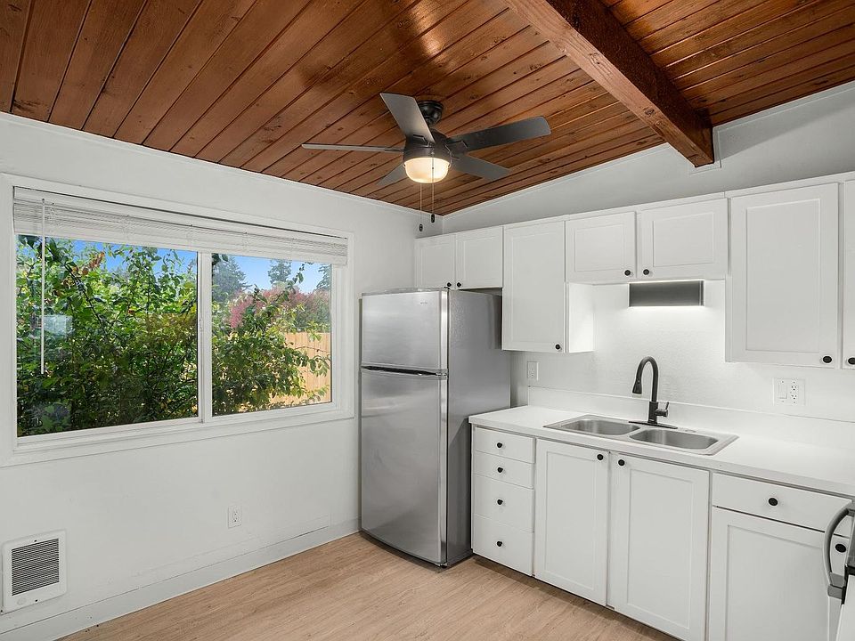 1st image of 3902 Gibbons St #2704
