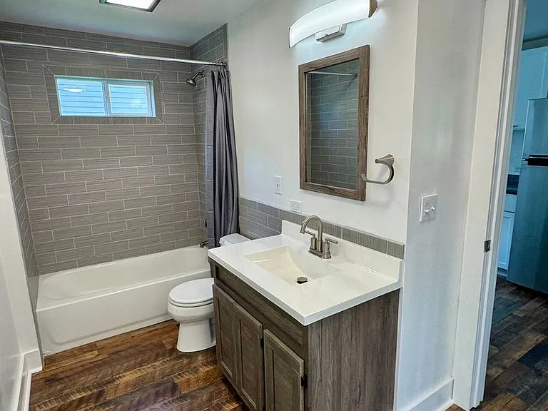 308 N Elm St — Photo 15