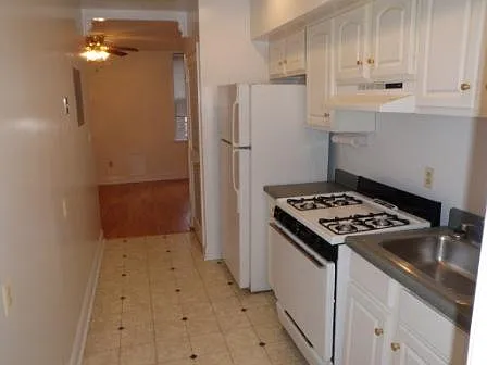 2 bed, 1000 sqft, $1,400 — Photo 3