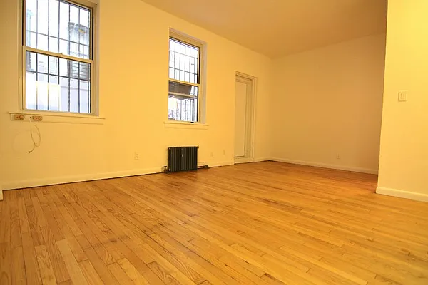 Rented by FirstService Realty (legacy) | media 8