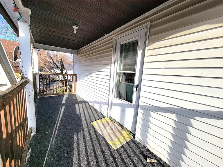 1315 Farr St — Photo 11
