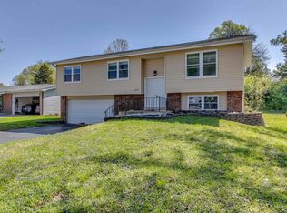 420 Auber Dr, Ballwin, MO
