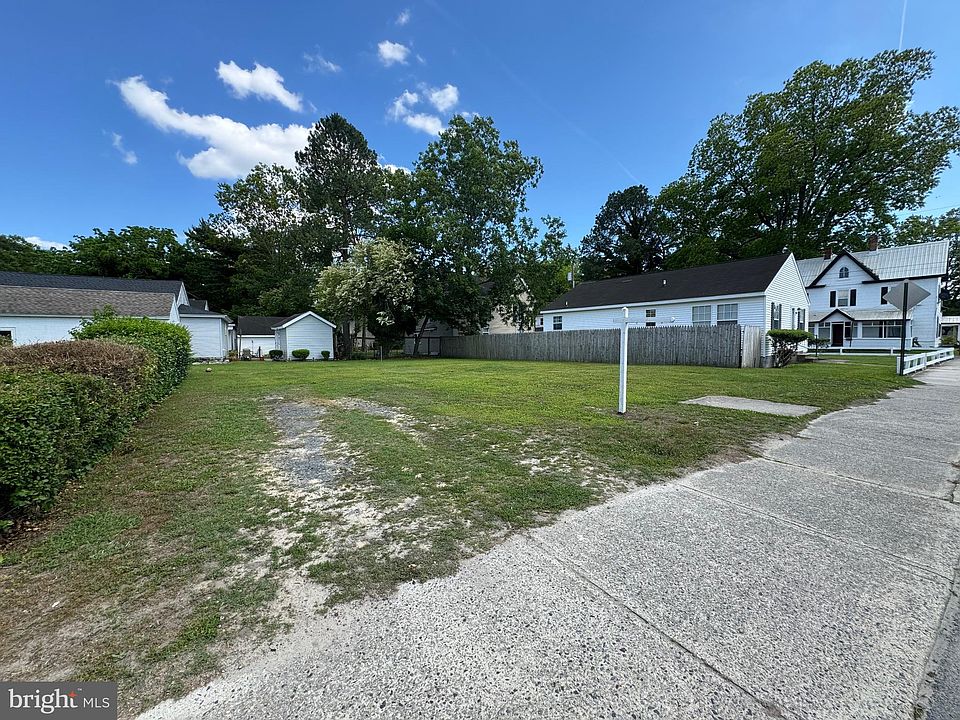 2nd image of 603 4th St