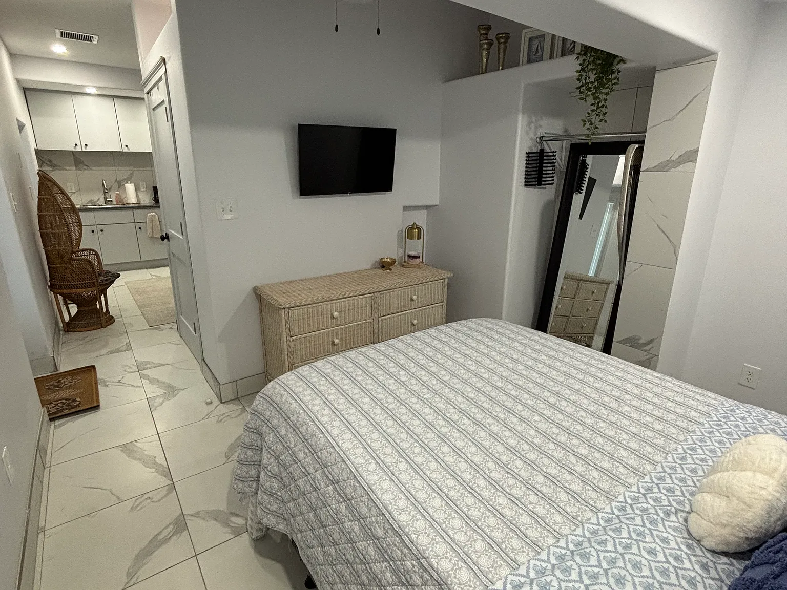 Studio, 400 sqft, $1,450 — Photo 2