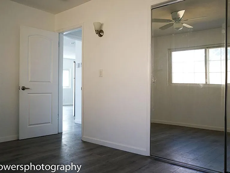 W 107th St — Photo 12