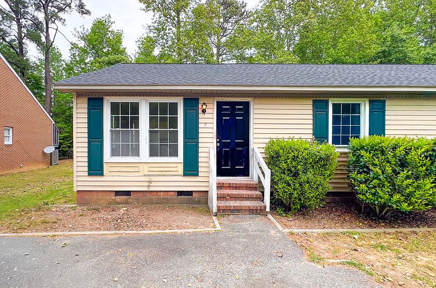 1st image of 7 Fox Hill Dr #7