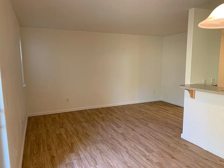 Falcon Ridge Apartments — Photo 9