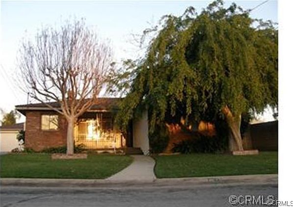 2nd image of 1834 Encino Ave