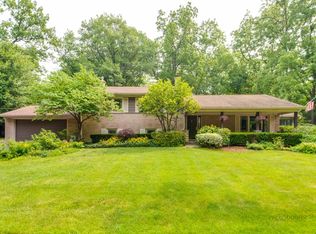 780 Hawthorne Ln, Libertyville, IL