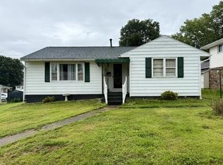 305 E Main St, Paden City, WV 26159