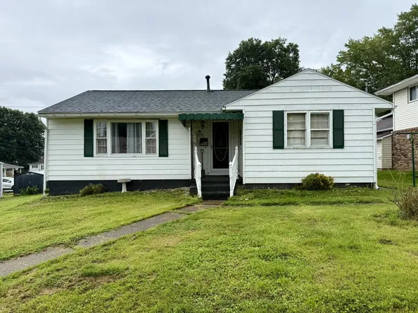 305 E Main St, Paden City, WV 26159