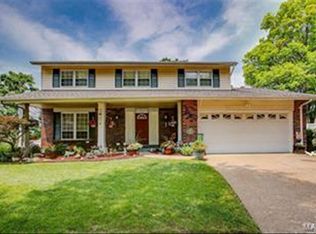 573 Summit View Ct, Fenton, MO 63026