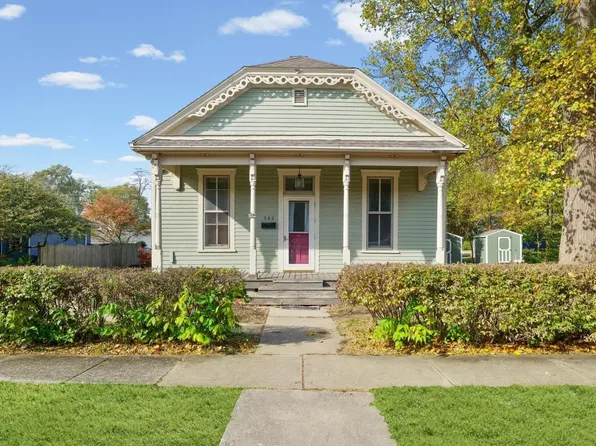 532 N Charter St, Monticello, IL 61856