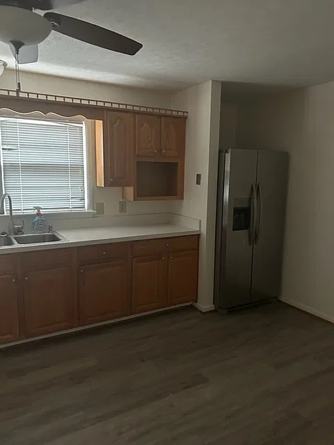 4 bed, 1450 sqft, $2,100 — Photo 3