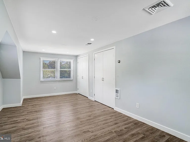 3120 Chepstow Ln — Photo 27