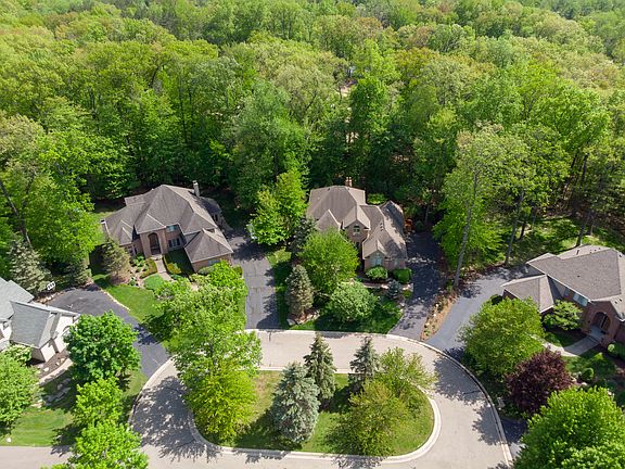 2nd image of 3476 Fox Woods Ct