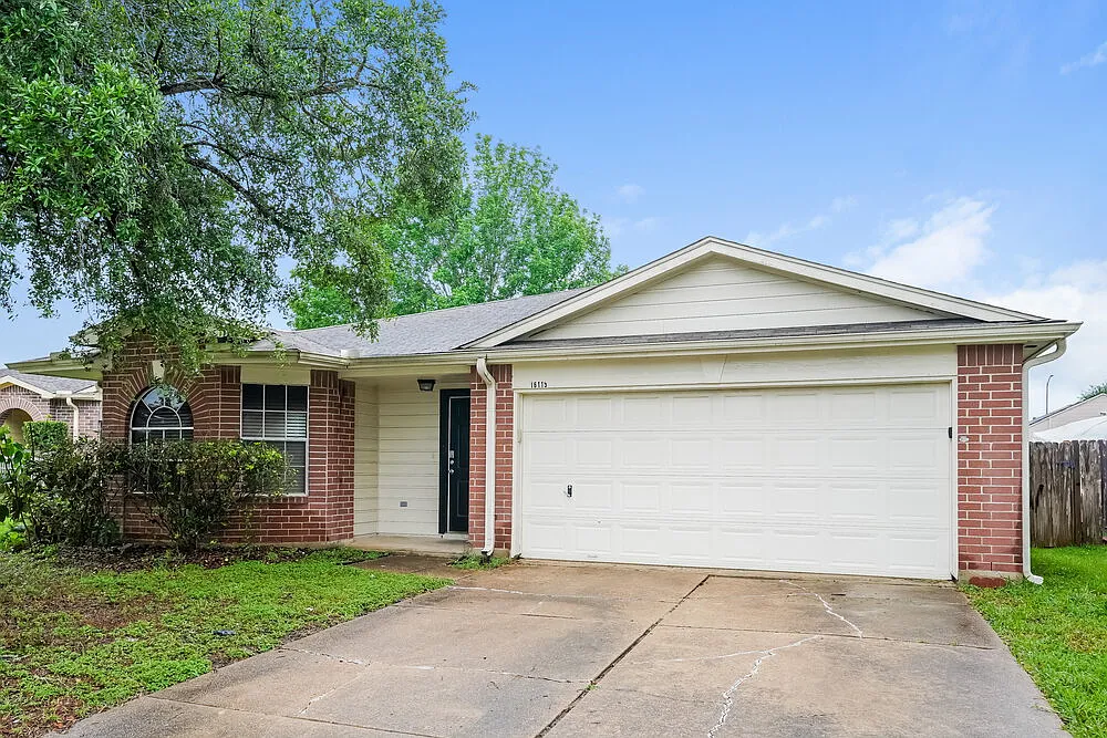 3 bed, 2.0 bath, 1735 sqft, $1,745 — Photo 3