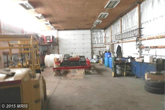 Oversized garage