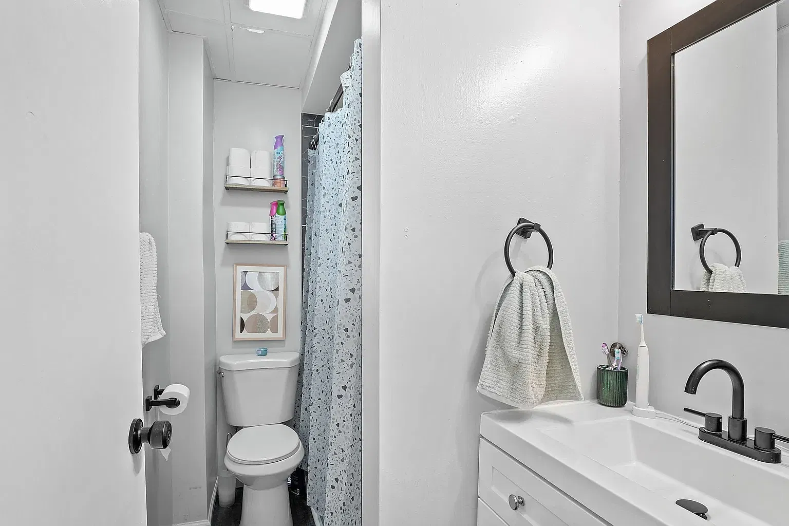 2 bed, 1100 sqft, $1,450 — Photo 4