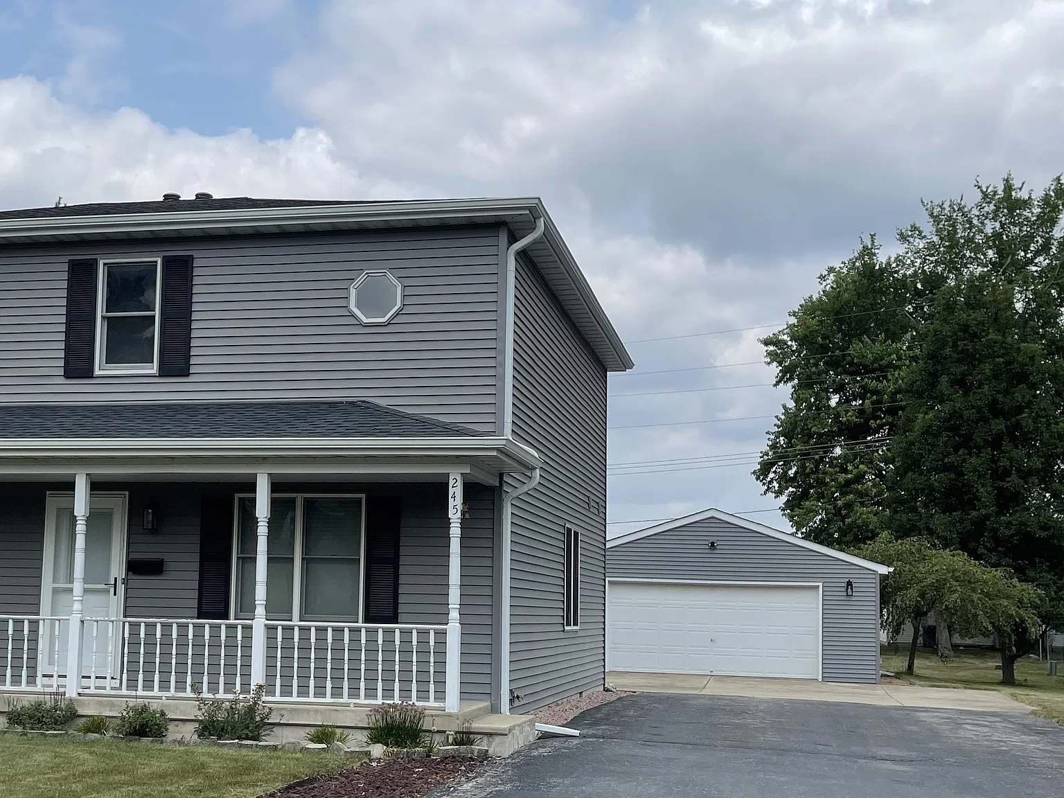 2 bed, 1.5 bath, 1280 sqft, $2,200 — Photo 2