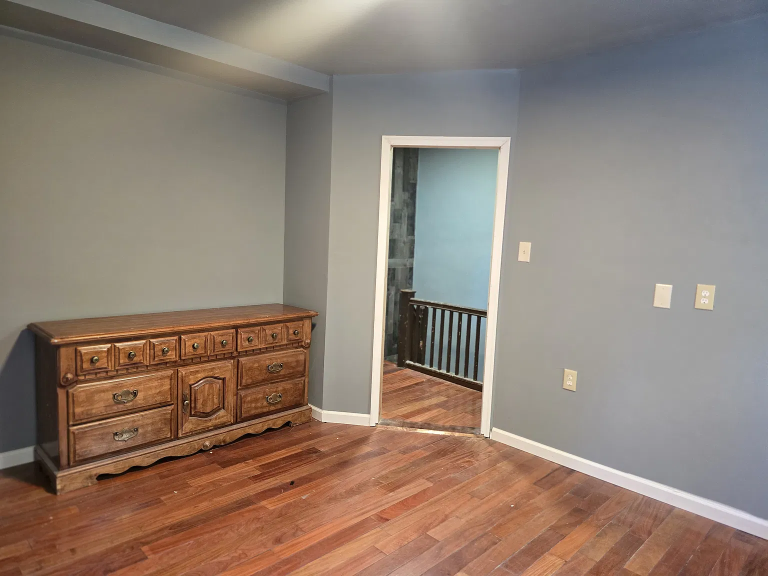 1030 Thomas St — Photo 4