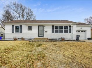 706 S Sunset Dr, Olathe, KS 66061