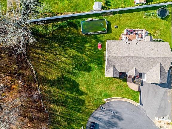 4th image of 9 Carvalho Ln