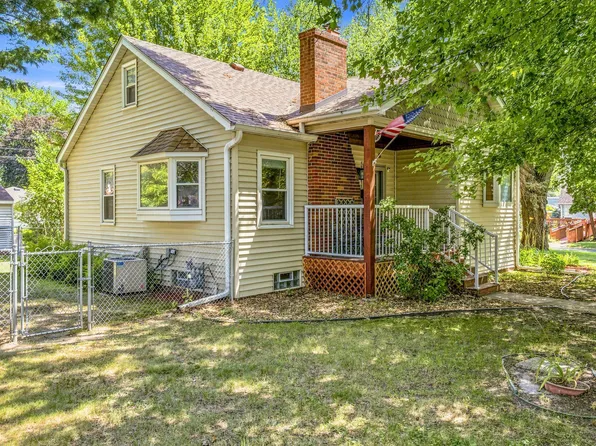 615 12th Ave NW, New Brighton, MN 55112